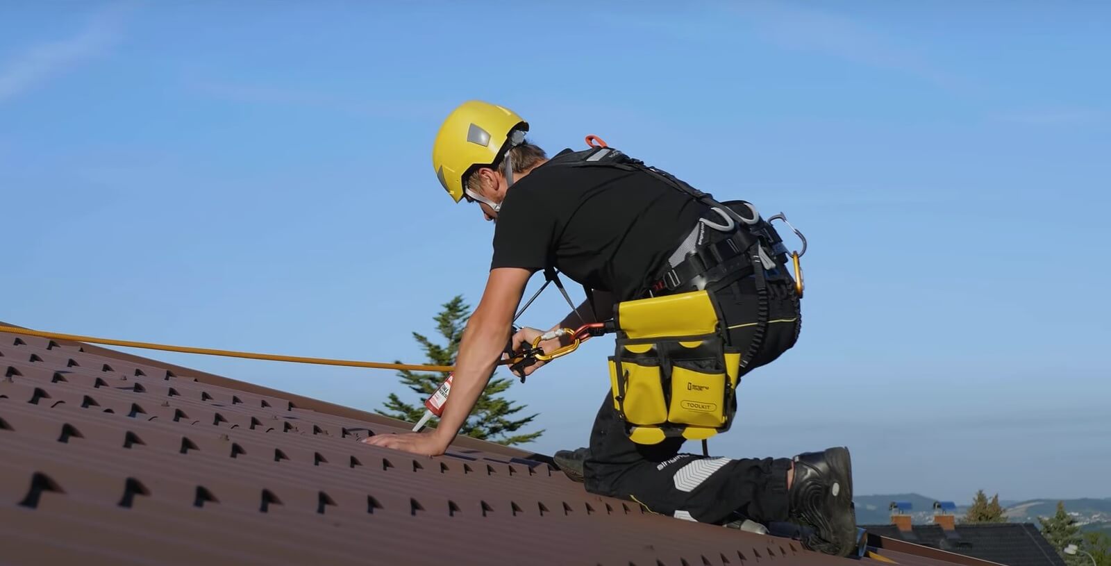 Essential Roof Safety Equipment for Every Roofer (PPE) | VERX AU